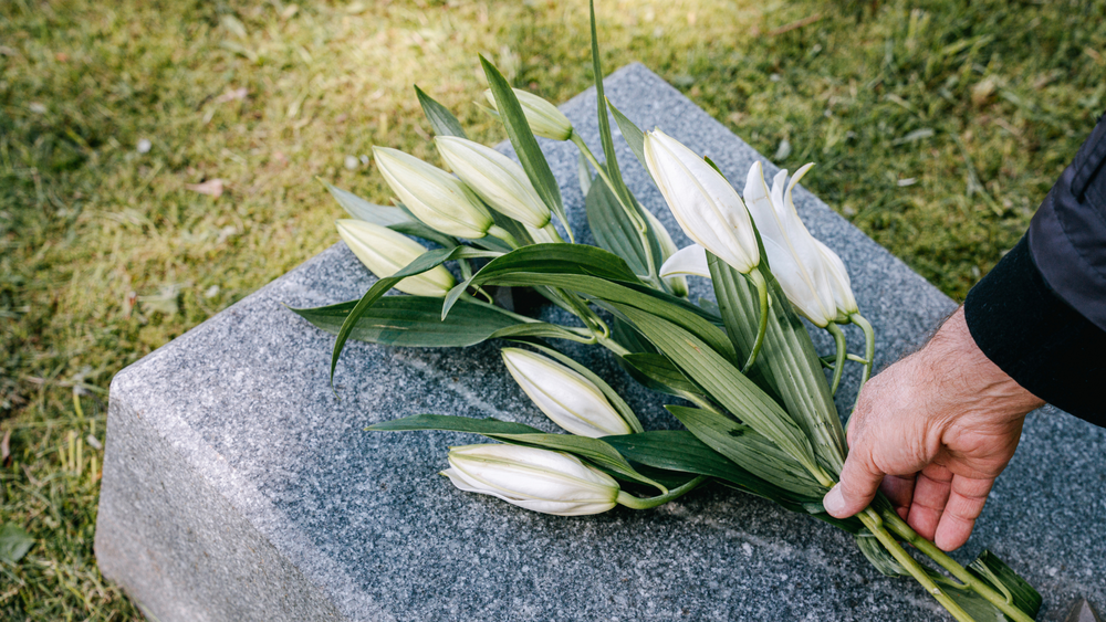 Spring Remembrance: Meaningful Ways to Honor a Loved One as the Seasons Change