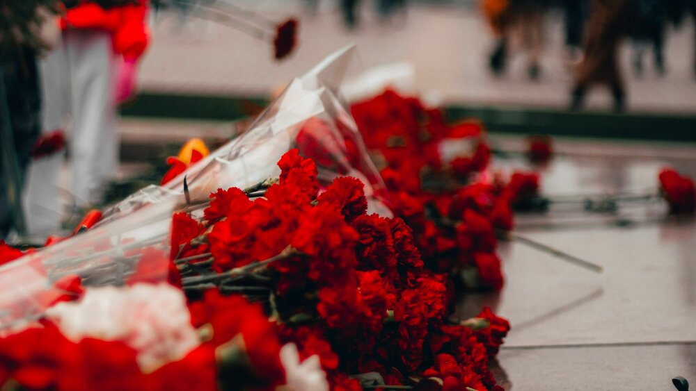 Honoring Loved Ones in Spring: Meaningful Ways to Remember and Reflect This April